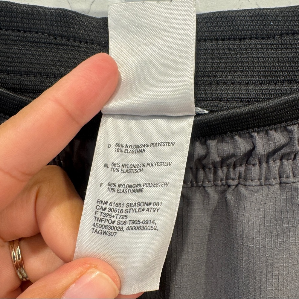 The North Face Charcoal Grey Athletic Shorts Mens Medium Athleisure Workout - Picture 5 of 8